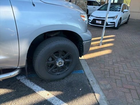 Used 2012 Toyota Tundra 4x4 Double Cab image 4