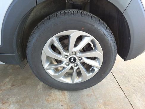 Used 2017 Hyundai Tucson SE AWD/4WD image 57