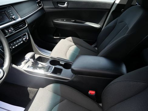Used 2017 Kia Optima LX FWD image 14
