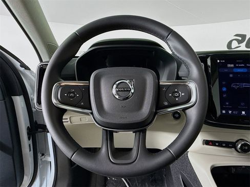 Certified 2026 Volvo XC40 B5 Plus w/ Protection Package Premier image 11