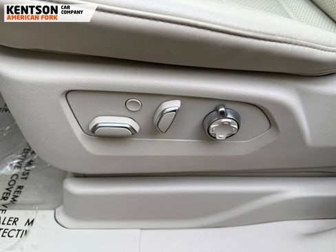 Used 2024 Cadillac Escalade Sport Platinum w/ LPO, ONYX Package image 37