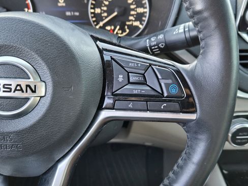 Used 2020 Nissan Altima 2.5 SV image 9