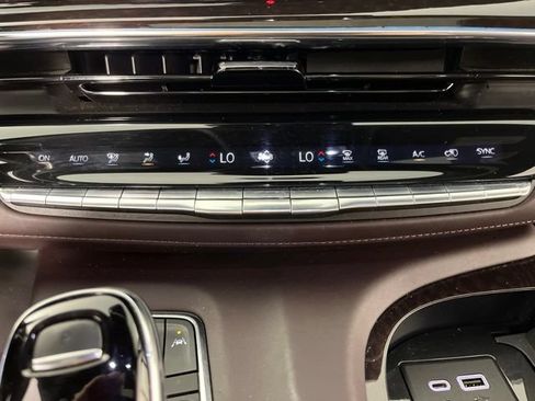 Used 2022 Cadillac Escalade Sport Platinum w/ LPO, ONYX Package AWD/4WD image 28
