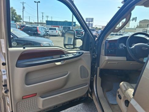 Used 2005 Ford F350 XLT AWD/4WD image 11