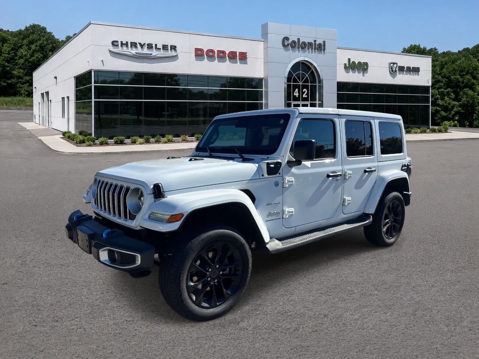Used 2024 Jeep Wrangler Unlimited Sahara AWD/4WD image 1