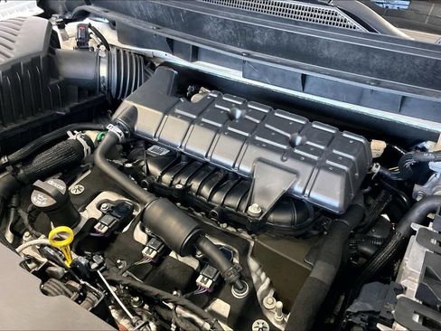 Used 2023 Buick Enclave Essence FWD image 29