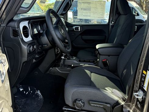 New 2026 Jeep Gladiator Sport image 12