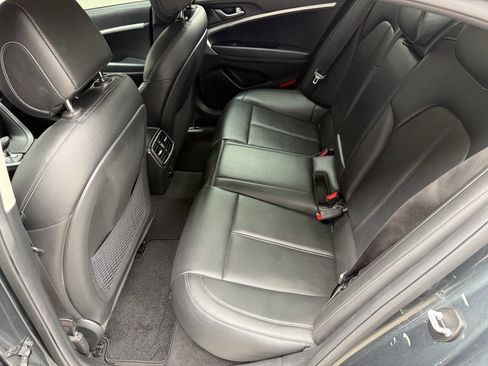 Used 2023 Genesis G70 2.0T image 16