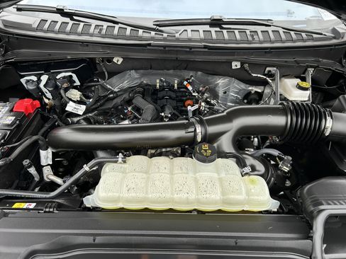 Used 2025 Ford Expedition Active image 26