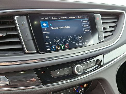 Certified 2024 Buick Enclave Essence AWD/4WD image 14