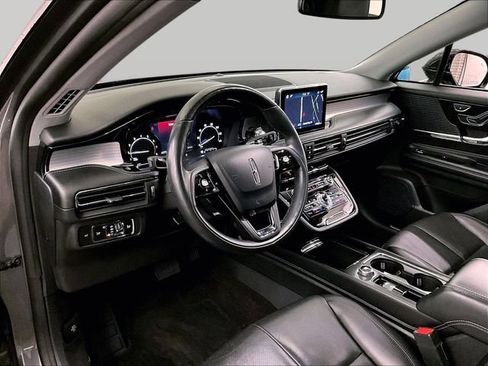 Used 2022 Lincoln Corsair AWD w/ Premium Package image 12