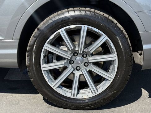 Used 2018 Audi Q7 3.0T Prestige AWD/4WD image 17
