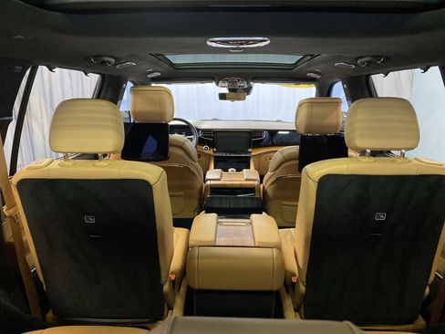 Used 2022 Jeep Grand Wagoneer Series III w/ Rear Seat Video Group 1 image 38