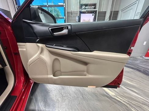 Used 2014 Toyota Camry LE FWD image 34