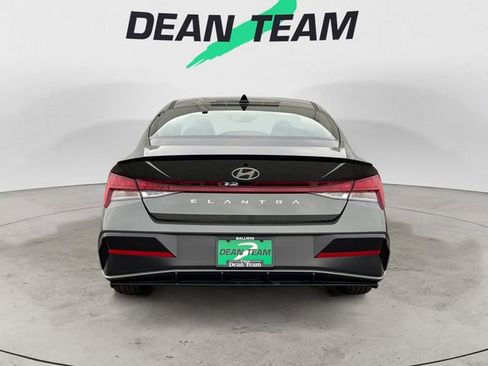 New 2026 Hyundai Elantra SEL Sport image 6