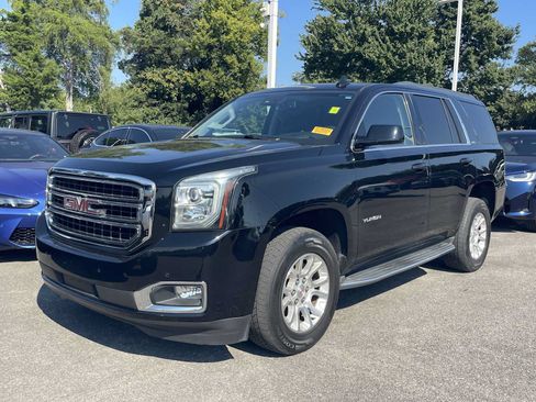Used 2017 GMC Yukon SLT AWD/4WD image 3