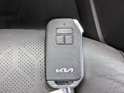 Certified 2024 Kia Carnival LX FWD image 28