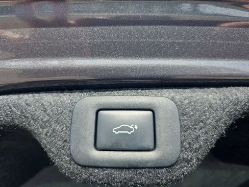 Certified 2025 Lexus ES 300h w/ Premium Package image 13