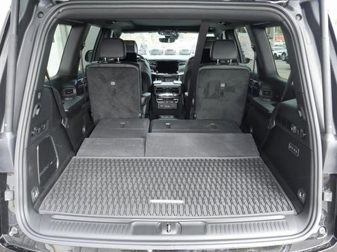 Used 2025 Jeep Wagoneer Series II image 9