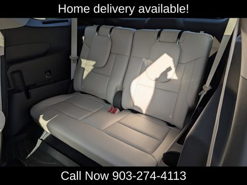Used 2023 Ford Explorer Platinum w/ Technology Package AWD/4WD image 30