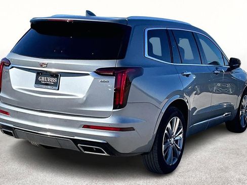 Used 2025 Cadillac XT6 Premium Luxury image 2