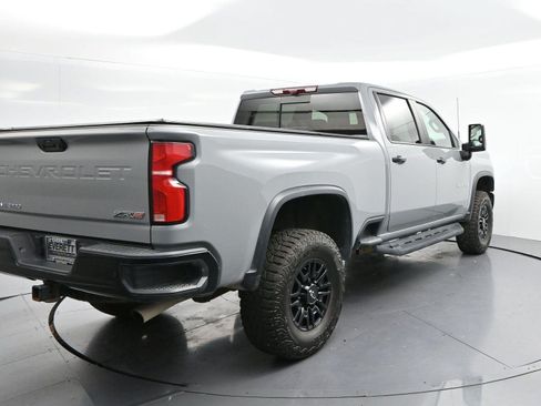 Used 2025 Chevrolet Silverado 2500 ZR2 w/ Technology Package AWD/4WD image 3