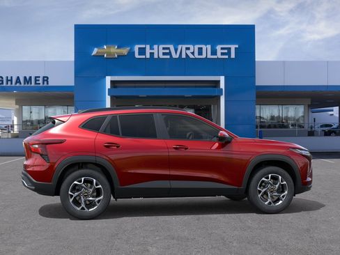 New 2026 Chevrolet Trax LT w/ Driver Confidence Package FWD image 29