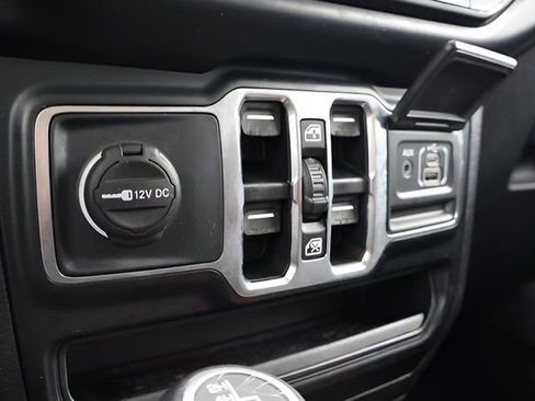 Used 2022 Jeep Wrangler Unlimited Willys image 19