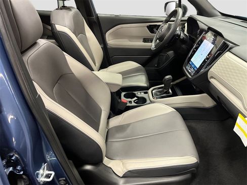 Used 2025 Subaru Forester Limited image 30