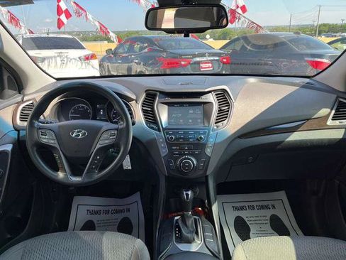 Used 2018 Hyundai Santa Fe SE FWD image 16