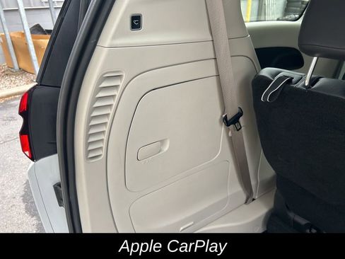 Used 2022 Chrysler Pacifica Touring-L FWD image 27