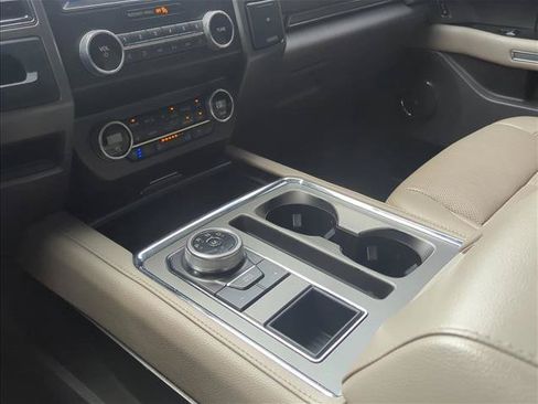 Used 2021 Ford Expedition Max XLT RWD image 16