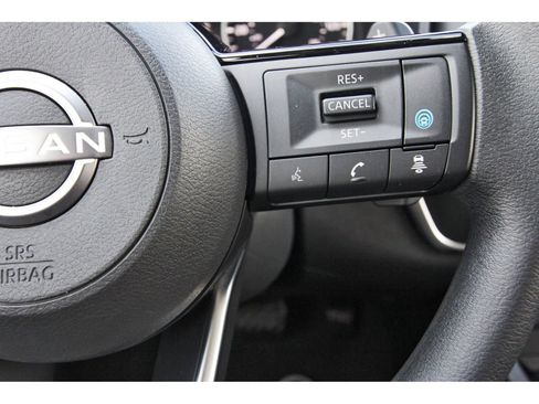 Used 2023 Nissan Rogue SV FWD image 19