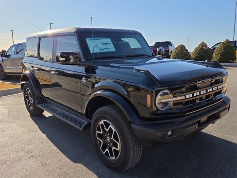 New 2025 Ford Bronco Outer Banks image 6