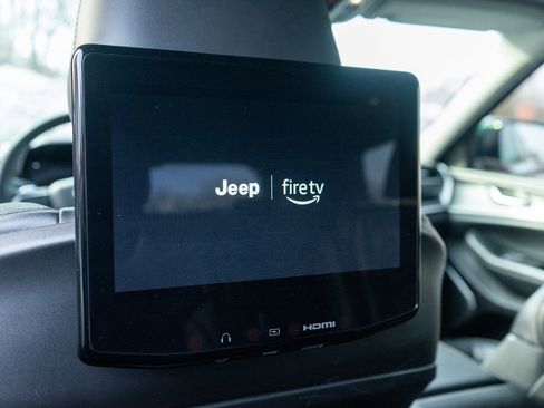 Used 2023 Jeep Grand Cherokee L Limited w/ Luxury Tech Group II image 30