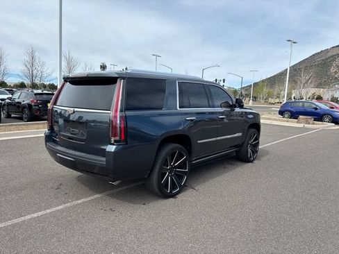 Used 2019 Cadillac Escalade Premium Luxury AWD/4WD image 3