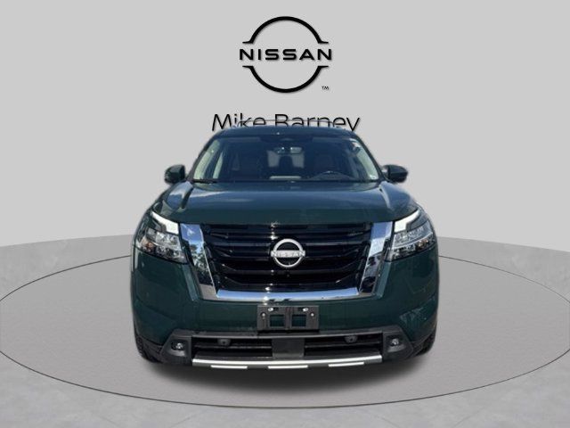 Used 2023 Nissan Pathfinder Platinum AWD/4WD image 6