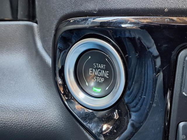 Used 2025 GMC Sierra 1500 SLT AWD/4WD image 10