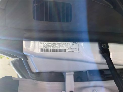 Used 2023 Audi R8 V10 performance w/ Premium Package image 32