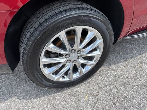 Used 2021 Buick Enclave Premium w/ Sun and Sites Package FWD image 5