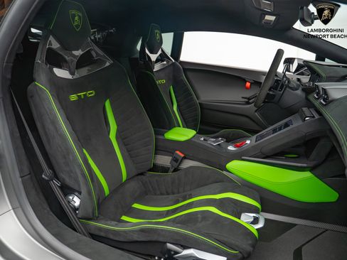 Used 2023 Lamborghini Huracan STO image 8