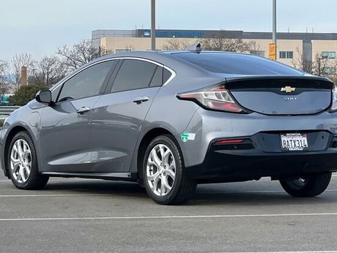 Used 2018 Chevrolet Volt Premier w/ Driver Confidence Package image 6