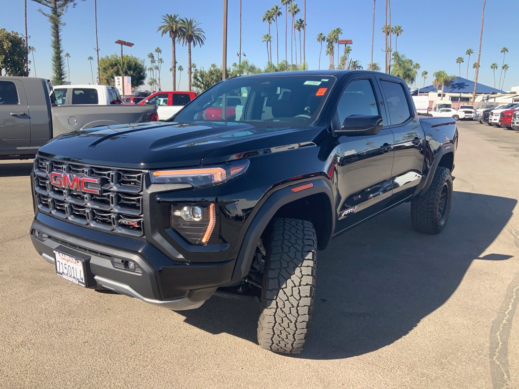 Used 2026 GMC Canyon AT4 w/ AT4 Premium Package AWD/4WD image 3