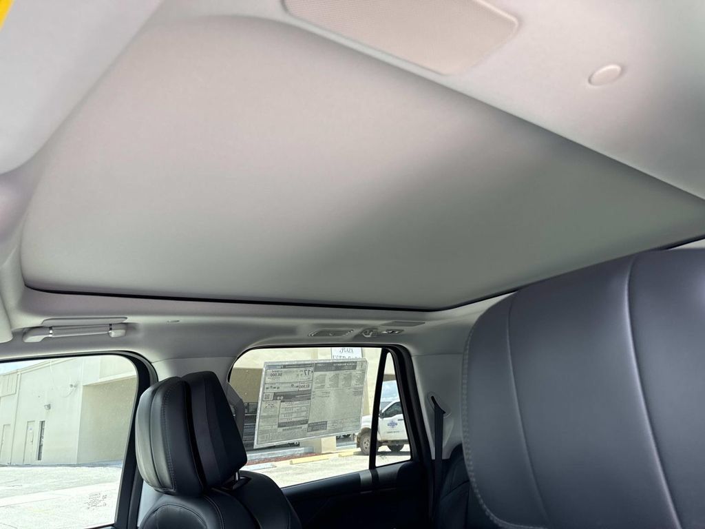 New 2026 Lincoln Navigator Reserve AWD/4WD image 35