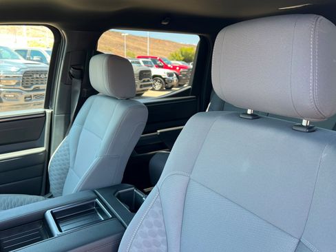 Used 2025 Toyota Tundra SR5 w/ SR5 Convenience Package AWD/4WD image 17