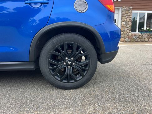 Used 2019 Mitsubishi Outlander Sport ES AWD/4WD image 9