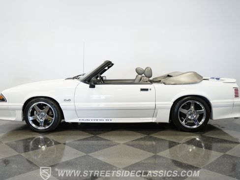 Used 1989 Ford Mustang GT image 2