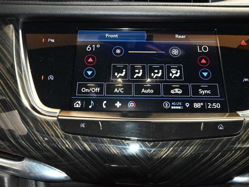 Used 2022 Cadillac XT6 Premium Luxury AWD/4WD image 22