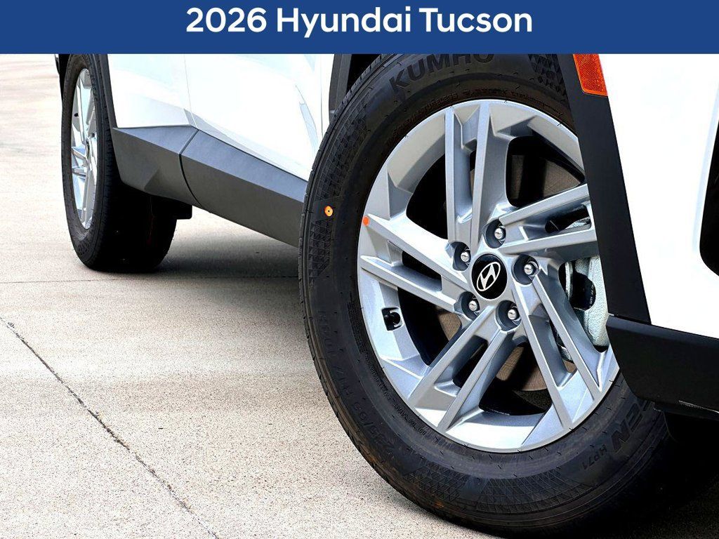 Used 2026 Hyundai Tucson SE FWD image 2