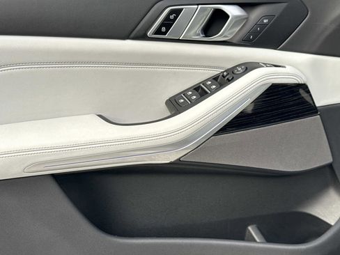 Used 2024 BMW X5 xDrive40i w/ M Sport Package image 27